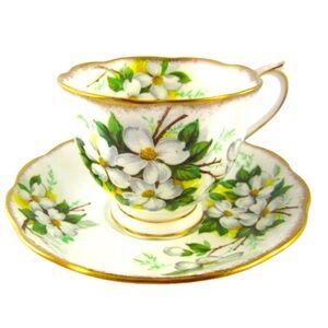 Royal Albert White Dogwood Vintage Tea Cup And Saucer Set Made in England